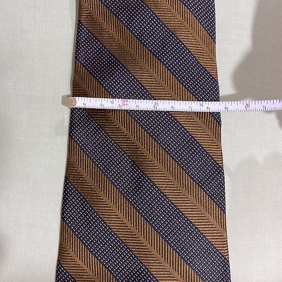 VINTAGE CHRISTIAN DIOR 100% SILK WOVEN STRIPED TIE - Picture 5 of 6